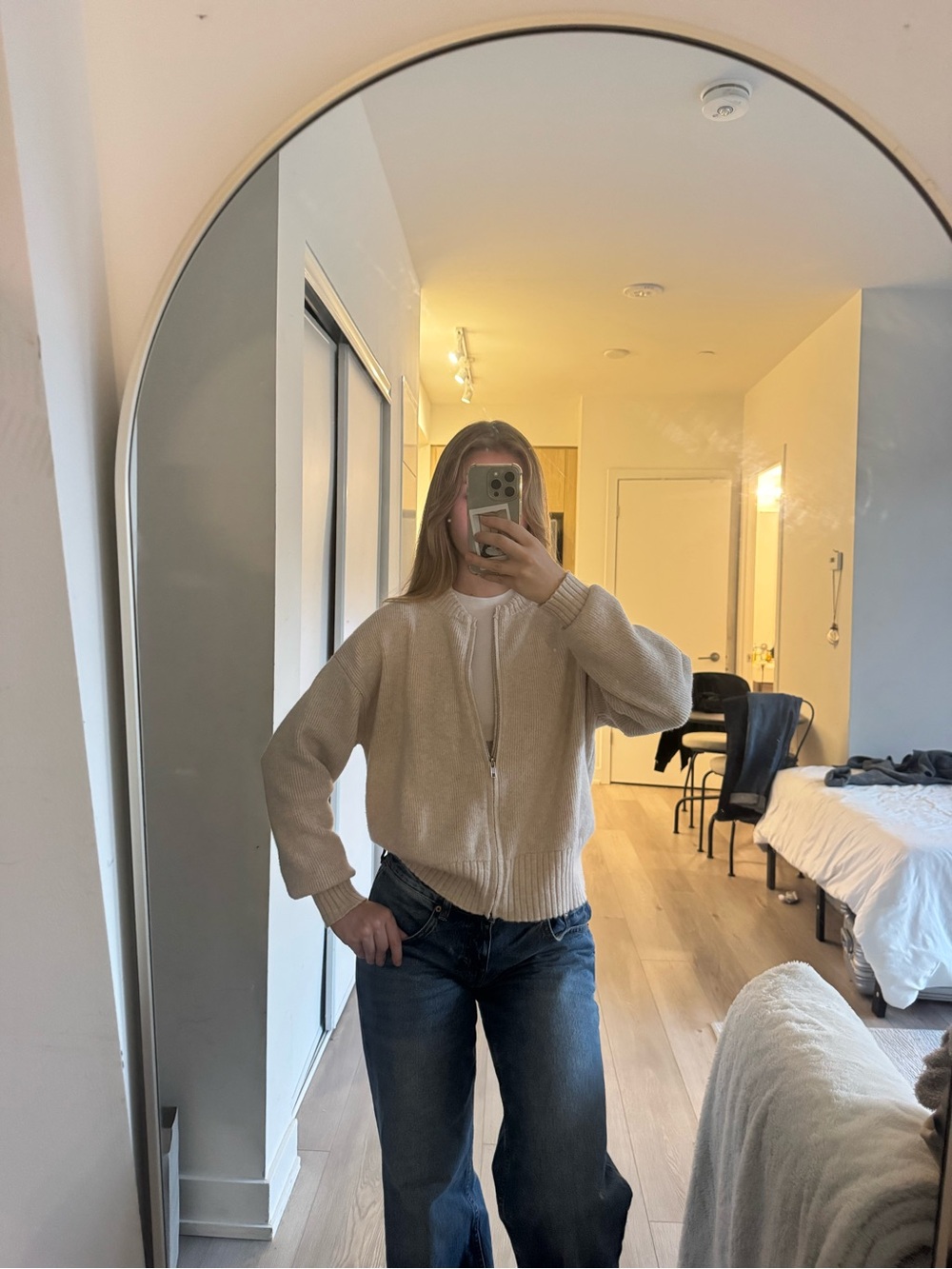 Women’s Cream Zip-Front Sweater knit Jacket